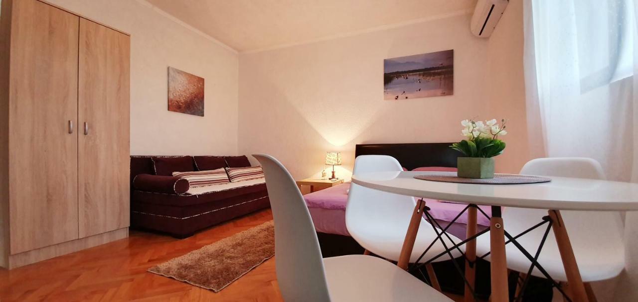 Apartments Four Countesses เวียร์ปาซาร์ ภายนอก รูปภาพ